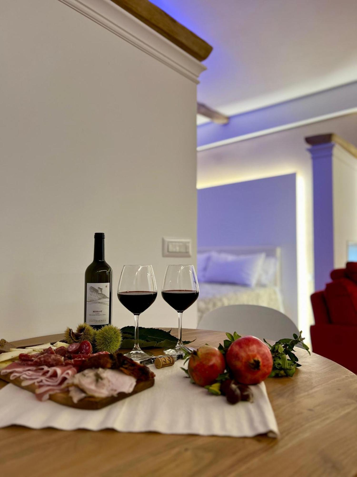 Elena'S Suite Sutri Exterior foto
